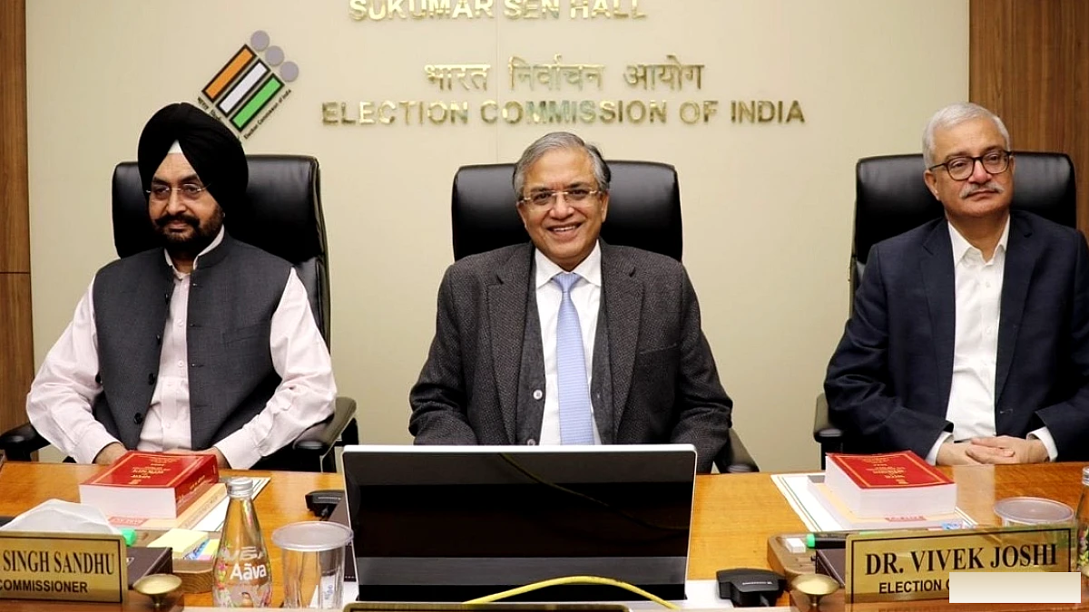 EC ने SIR‑से जुड़े आयुक्तों के मतभेदों को सामान्य चर्चा कहा