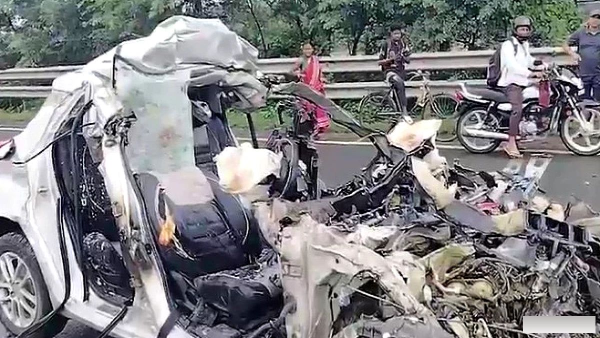झारखंड में ट्रक‑कार टक्कर में 4 मौत, ग्रामीण विकास मंत्री दीपिका पांडे की बेटी भी शोकाकुल