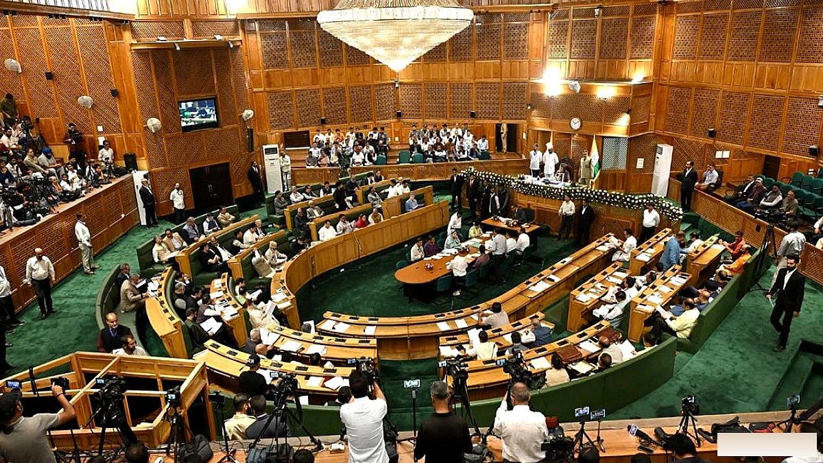 कश्मीर विधानसभा में फिर हंगामा, स्टेटहुड पर चर्चा से 30 मिनट के लिए सदन स्थगित