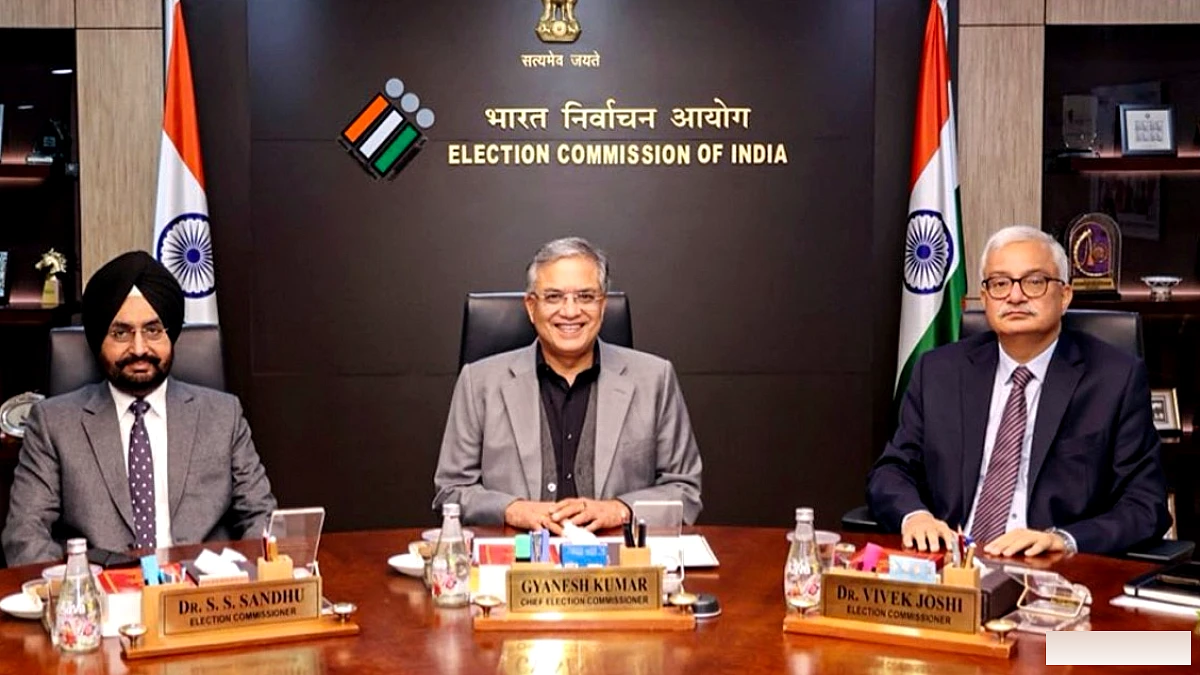 चुनाव आयुक्तों ने SIR आदेशों को सर्वसम्मति से मंजूरी दी, फॉर्म‑6 में नया घोषणा‑पत्र जोड़ा