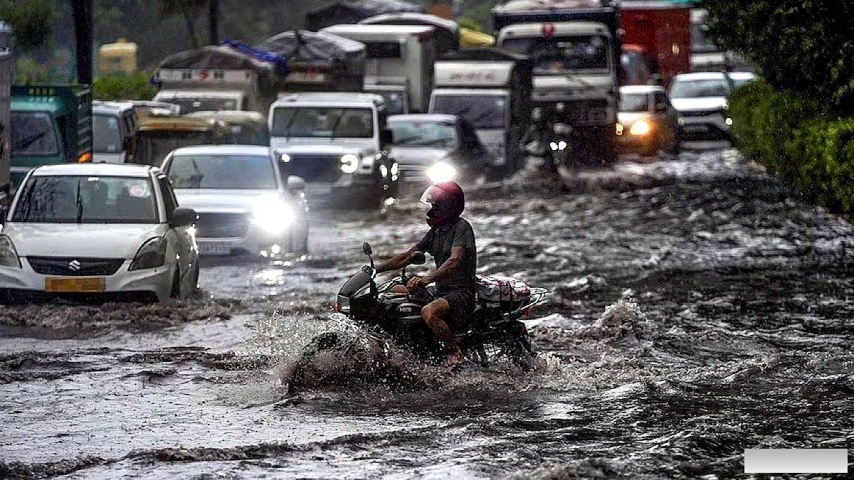 भारी बारिश से कई राज्यों में बाढ़, भूस्खलन और स्कूल बंद – उत्तराखंड में रेड अलर्ट, बिहार‑ओडिशा में बाढ़ खतरा