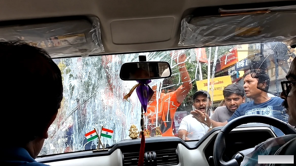 कुणाल घोष की कार पर हमला: अंडे फेंके, शीशा टूट गया