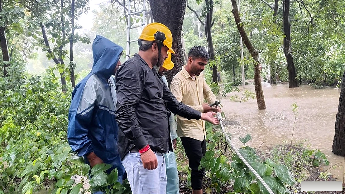 बरेली में मूसलाधार बारिश से बिजली आपूर्ति ठप, उपकेंद्रों में पानी भरा