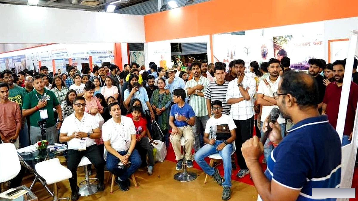 यूपी ट्रेड शो में युवाओं के हुनर ने खींचा ध्यान, 'आओ करके सीखें' थीम पर