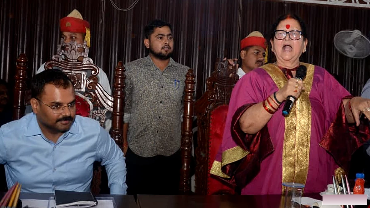 नगर निगम सदन में सपा‑भाजपा पार्षदों का उलझा हुआ संघर्ष, आयुक्त पर सवाल