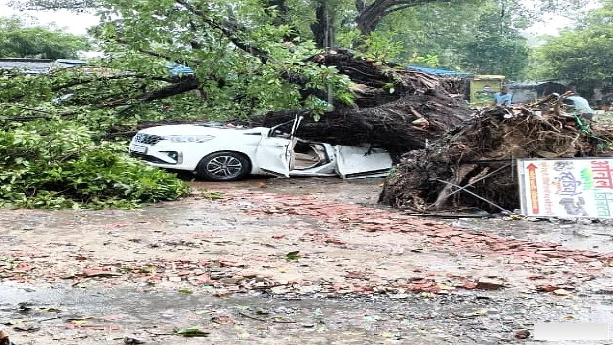 बारिश में अयोध्या के चार गाँवों में चार मौतें, कई घायल
