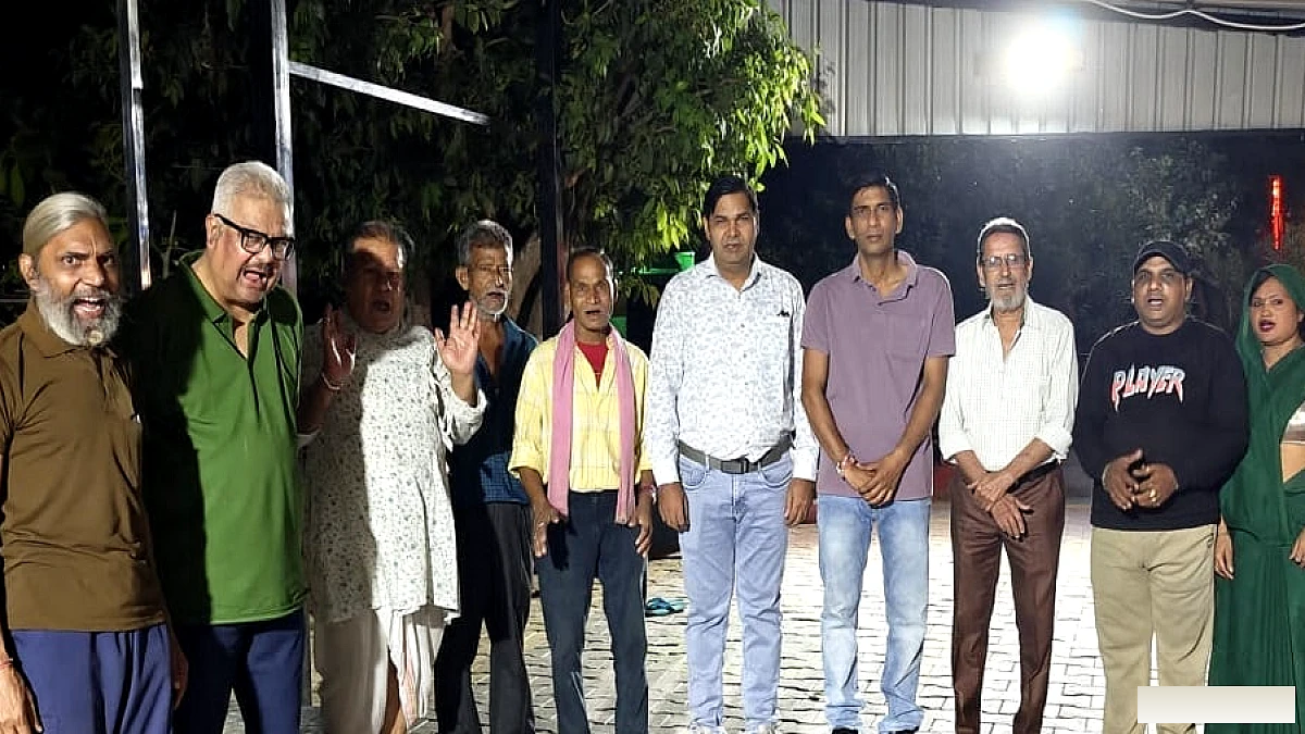 रिवर डे पर यमुना की जल संकट: भैंसों का स्नान, पीओपी मूर्तियाँ और गिरते सीवेज