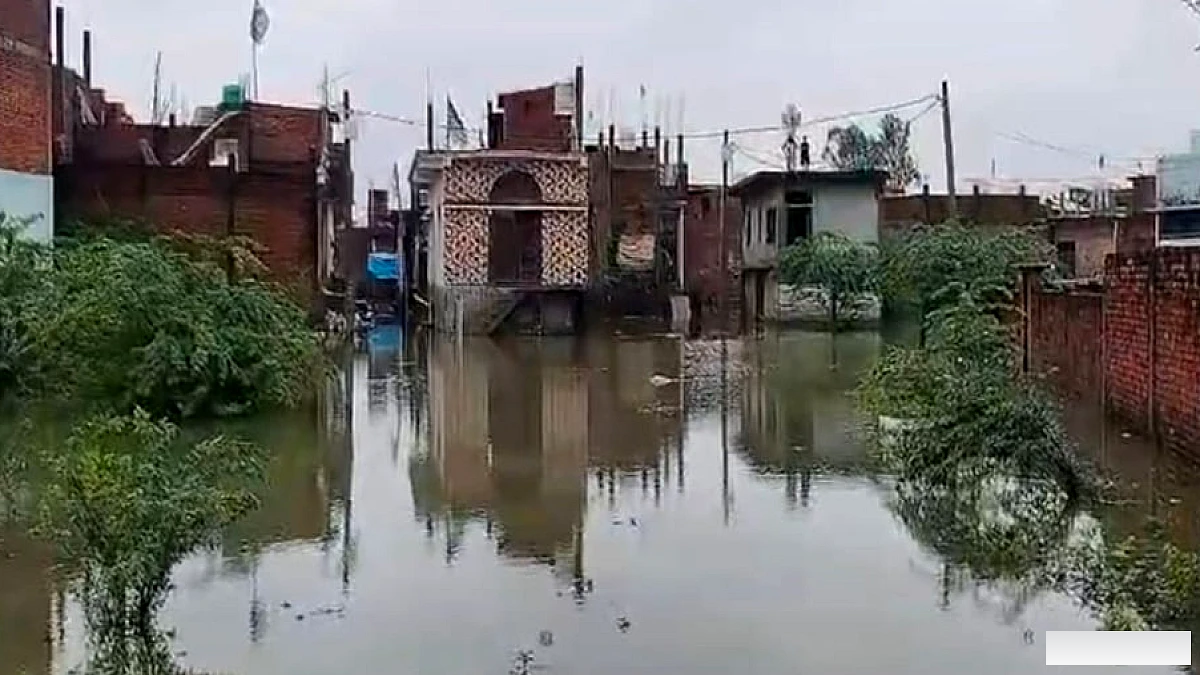 उन्नाव में लगातार तीन दिन की बारिश से 117 कच्चे घर ढहें, 15 मवेशी मरे, 15,000 लोगों की जान गई