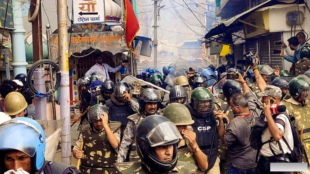 उज्जैन में शाही मस्जिद के पास पथराव के बाद 10 हिरासत में, तनाव बढ़ा
