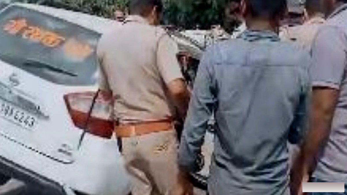 पीलीभीत में भीषण हादसा: पूरनपुर-खुटार हाईवे पर डंपर से टकराई कार, तीन लोगों की मौत, तीन घायल
