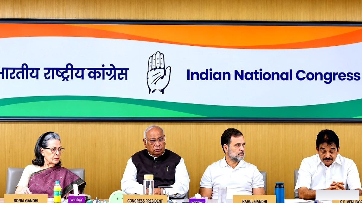 कांग्रेस अध्यक्ष खड़गे ने CWC बैठक में चुनाव आयोग और मोदी सरकार पर लगाए गंभीर आरोप, पाँच मांगें पेश