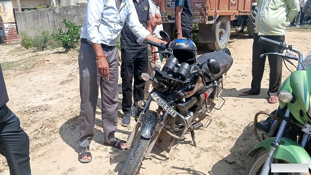 आगरा में ट्रैक्टर दुर्घटना में बाइक सवार की मौत, सैंया में ट्रक‑कार टकराव से चार घायल