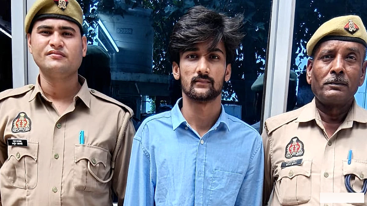 धर्मांतरण के लिए छात्रा को ले जा रहे युवक को गिरफ्तार, हिंदूवादी समूह ने केंद्रीय स्टेशन पर रोका