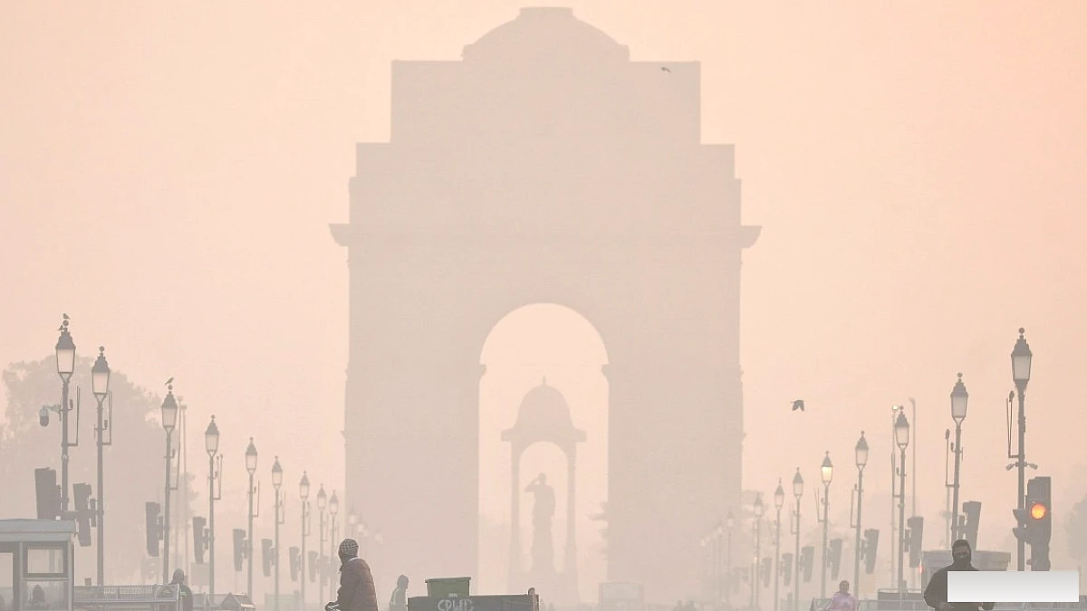 दिल्ली‑NCR में नया GRAP: AQI के चार चरण, स्कूल‑हाइब्रिड, 50% स्टाफ WFH