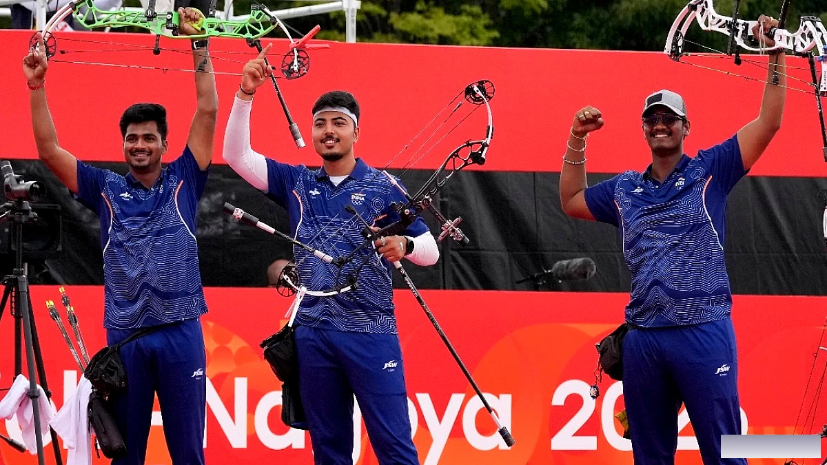नागोया एशियन गेम्स में भारत ने एक दिन में चार स्वर्ण, तीरंदाज़ी में गोल्डन हैट्रिक और ट्रैप में नया एशियन रिकॉर्ड