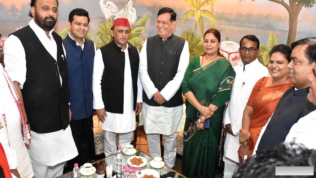 यूपी में राकेश सचान की सपा नेताओं के साथ तस्वीर, क्रॉस वोटिंग की अटकलें