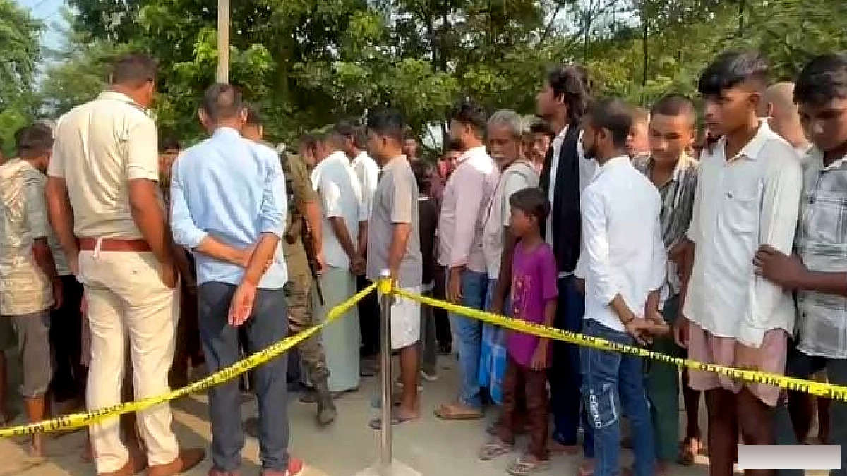 मुजफ्फरपुर में सड़क किनारे मिला युवक का शव, सिर-चेहरे पर चोट के निशान; हत्या की जताई गई आशंका