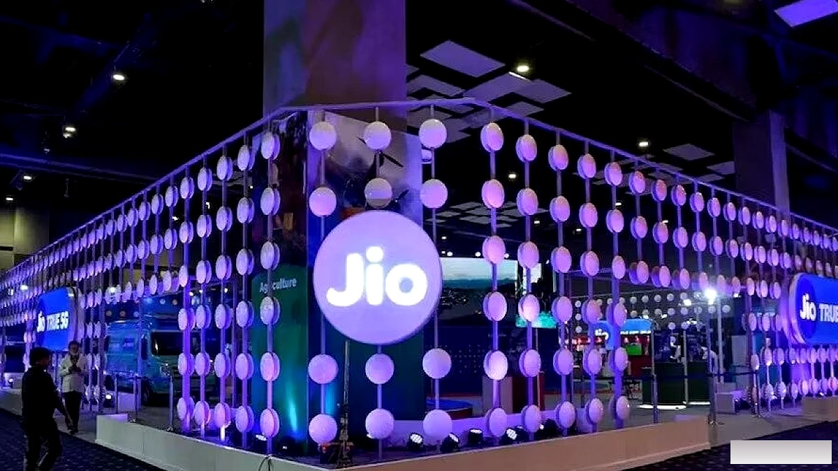Jio की 10वीं सालगिरह पर 4G फोन + 6‑महीने रिचार्ज, अतिरिक्त खर्च सिर्फ ₹299
