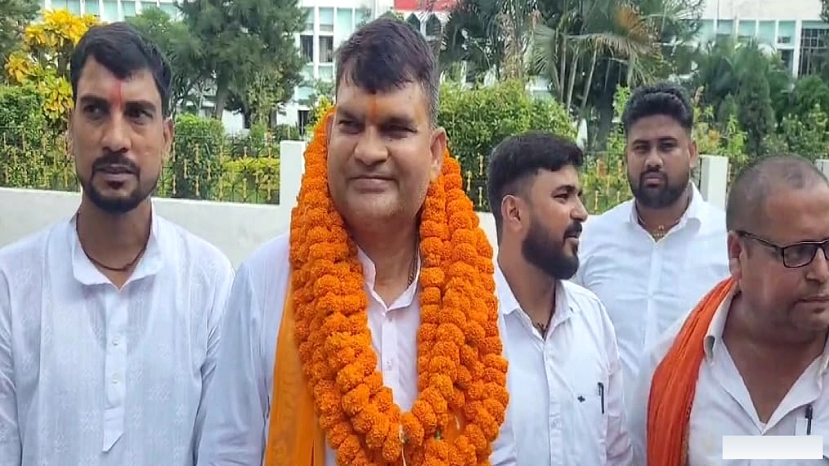 कोसी स्नातक सीट से संतोष तिवारी ने भरा निर्दलीय पर्चा, शिक्षकों के लिए सातवां वेतनमान की मांग