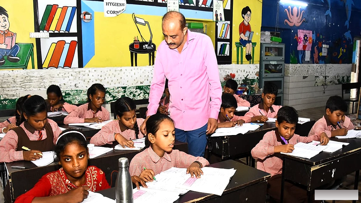 सरकार ने बेसिक शिक्षकों को तोहफा दिया, दस साल के बाद पदोन्नति की तैयारी