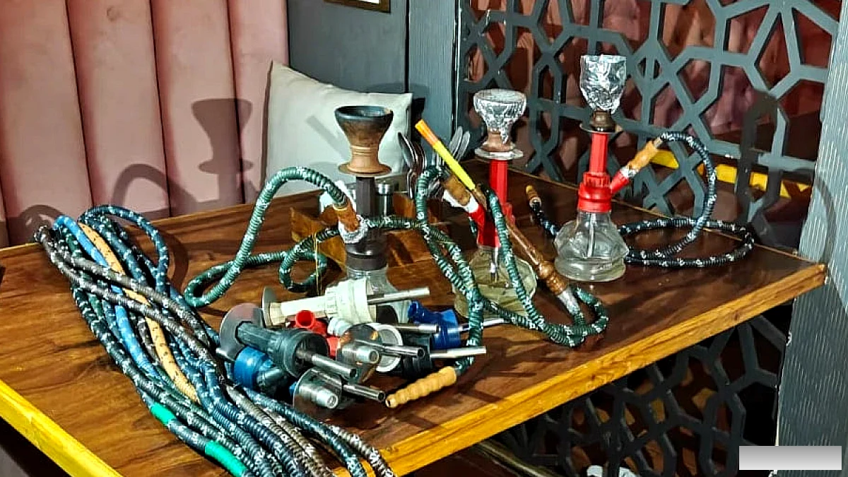 रेस्टोरेंट की आड़ पर हुक्का बार चलाने वाले संचालक के खिलाफ रिपोर्ट दर्ज