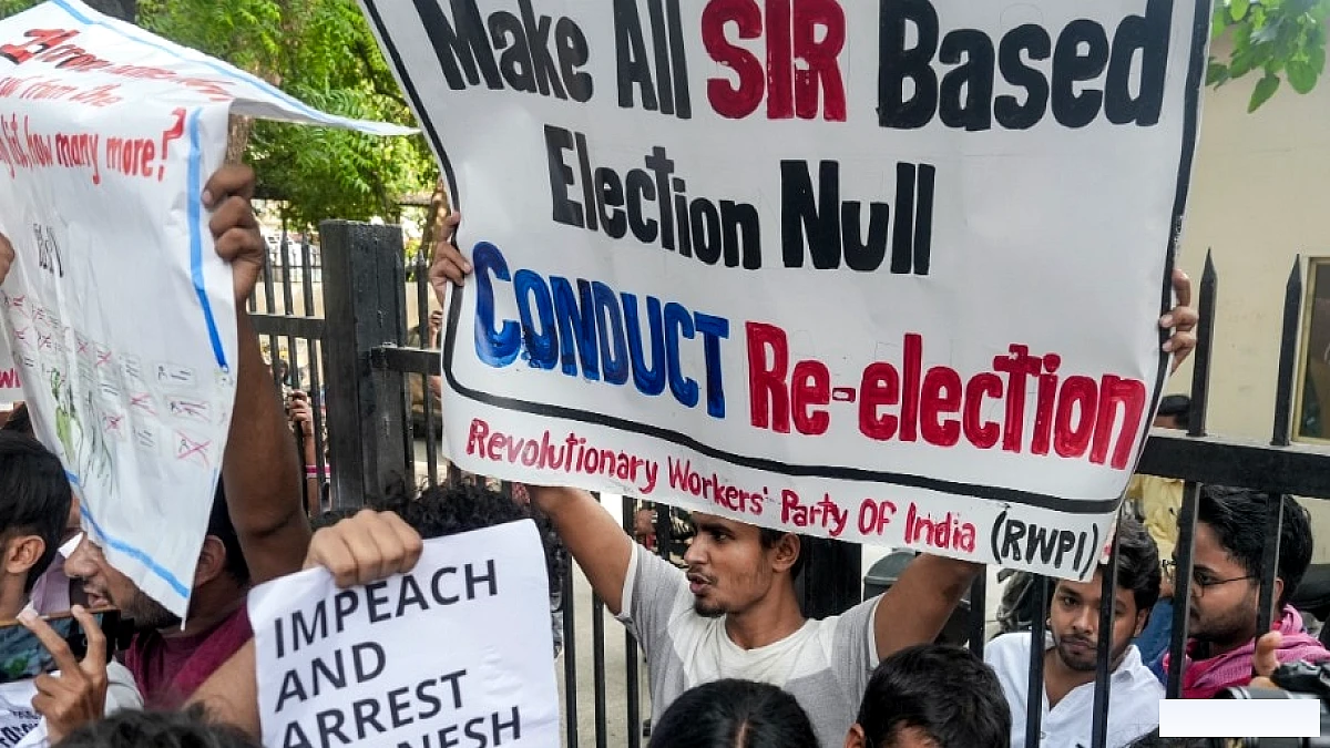 AAP नेता सौरभ भारद्वाज को जंतर‑मंतर पर EC विरोध प्रदर्शन के दौरान पुलिस ने हिरासत में लिया; मुंबई में CJP ने शिवाजी पार्क से प्रोटेस्ट शुरू किया