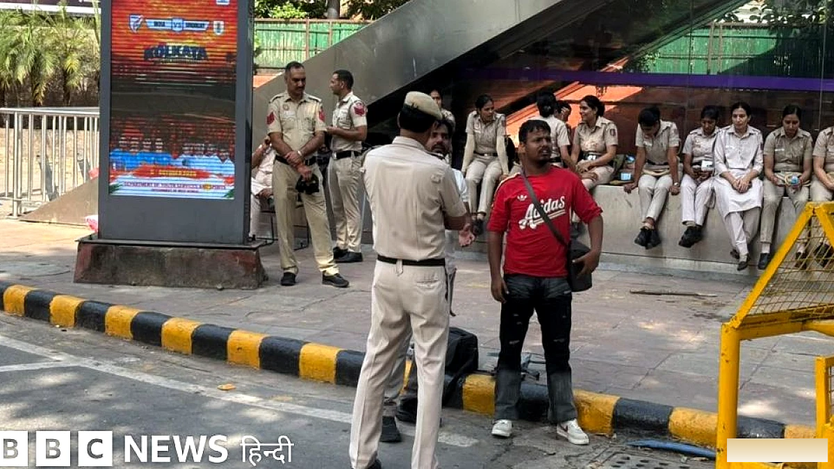 दिल्ली में मुख्य चुनाव आयुक्त के इस्तीफ़े की मांग को लेकर विरोध-प्रदर्शन, कई मेट्रो स्टेशन बंद