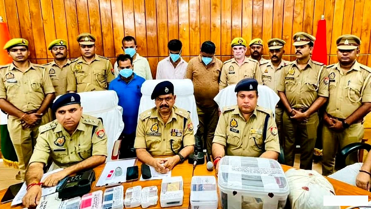 UP में बर्खास्त सिपाही ने चलाया वसूली सिंडिकेट, चार गिरफ्तार