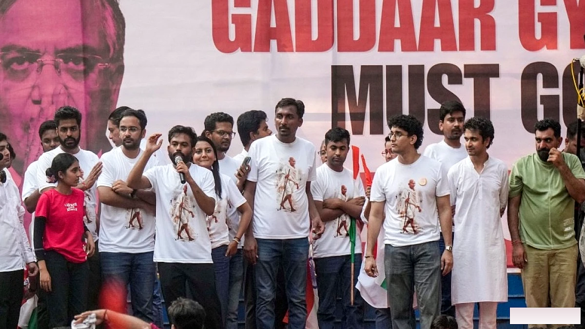 ज्ञानेश कुमार के इस्तीफे की मांग से दिल्ली‑मुंबई में विरोध प्रदर्शन