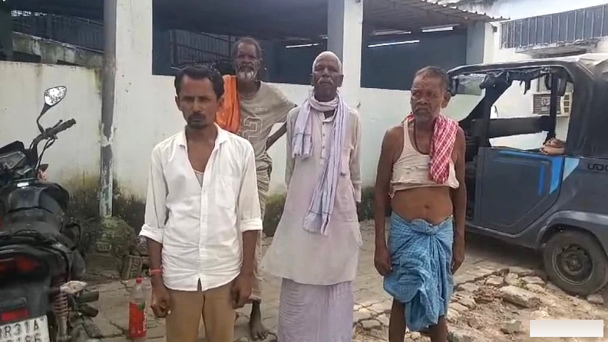 पत्नी की गला रेतकर हत्या, चाची पर भी धारदार हथियार से हमला; पिता ने दरवाजा बंद कर बचाई जान