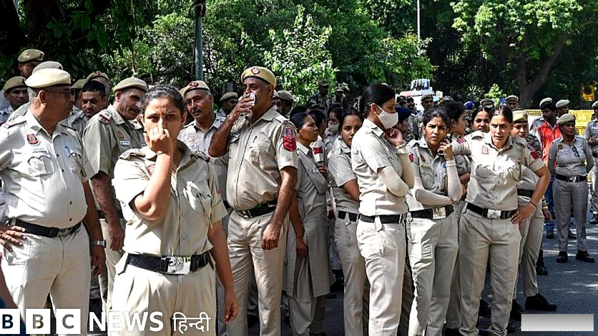महिला पत्रकार ने पुलिस अधिकारी पर लगाया यौन हमले का आरोप, सीजेपी और राहुल गांधी ने क्या कहा?