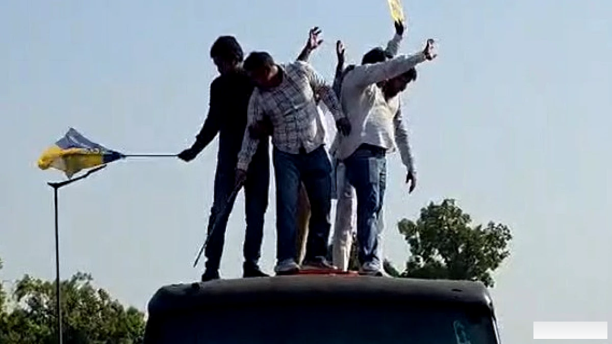 इंडिया गेट पर AAP ने किया मुख्य चुनाव आयुक्त ज्ञानेश कुमार के इस्तीफे का नारा