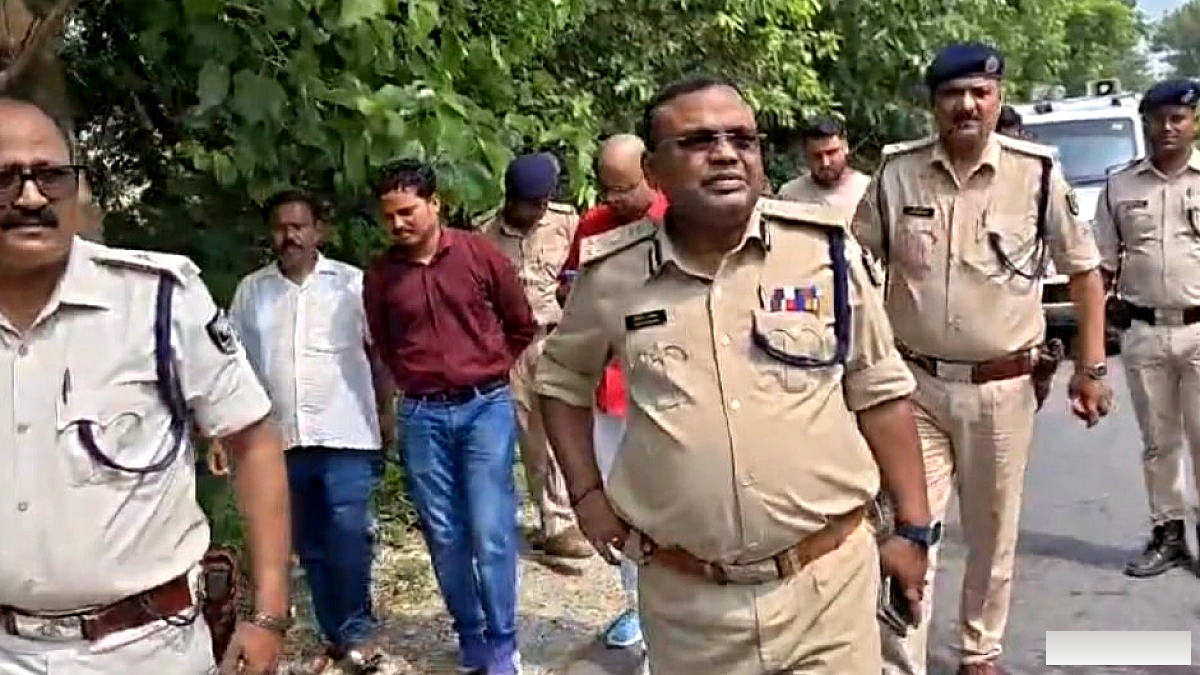 एकमा में चाकूबाजी में तीन की मौत, जांच के लिए एसआईटी गठित; घटनास्थल पहुंचे डीआईजी