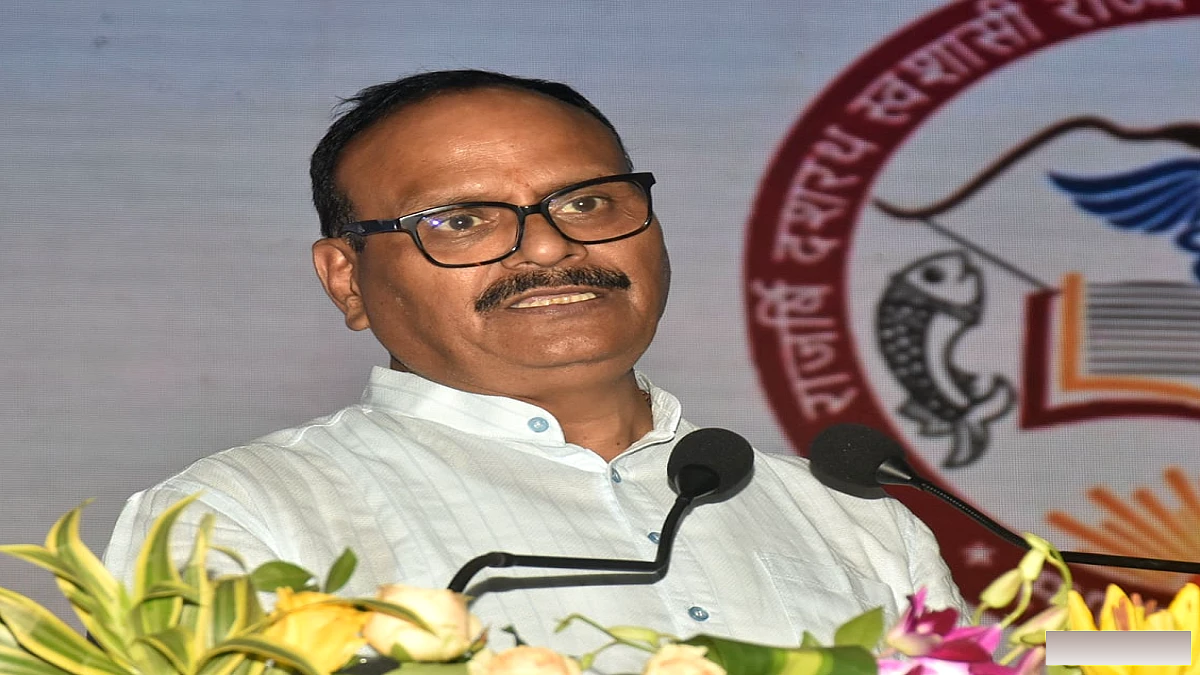 अखिलेश यादव पर डिप्टी सीएम ने अयोध्या दौरे में तीखा हमला किया