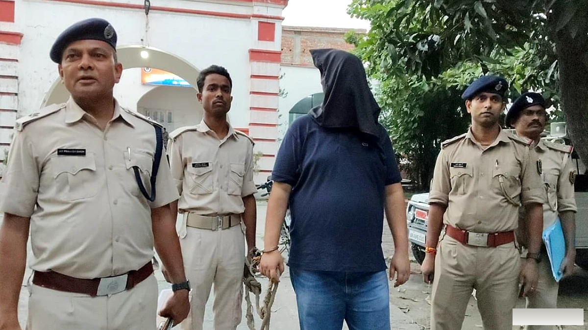 मुजफ्फरपुर में फर्जी आधार-पासपोर्ट बनाने वाले गिरोह का मास्टरमाइंड गिरफ्तार, लंदन कनेक्शन की जांच