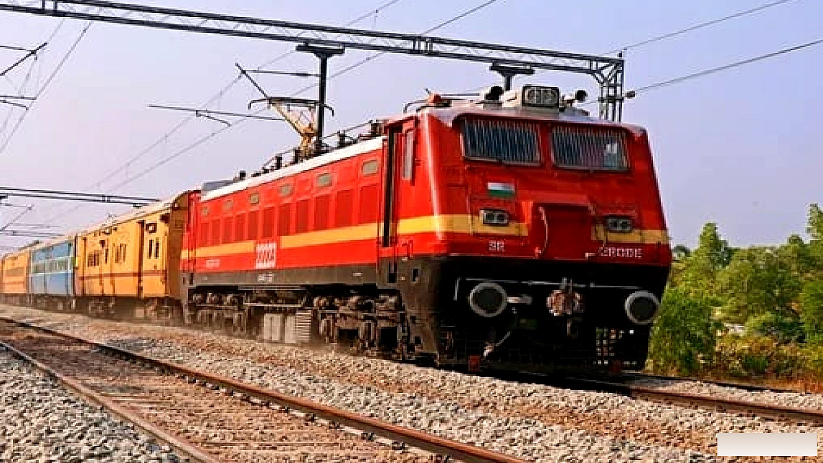 दिल्ली‑रेवाड़ी रेलखंड पर 5‑8 अक्टूबर तक 24 ट्रेनें रद्द, वंदे भारत व गरीब रथ सहित कई सेवाओं पर प्रभाव