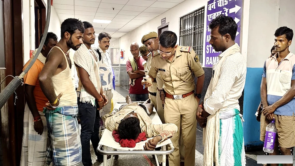 मंदिर में चढ़ावे पर विवाद, महंत पक्ष की फायरिंग से ग्रामीण घायल