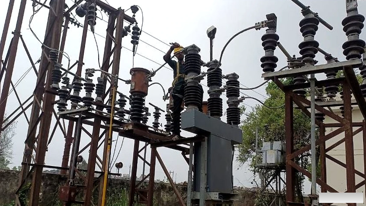 लखनऊ के बिजली उपकेंद्रों में कर्मियों की कमी, उपभोक्ता बढ़ते—हादसों का खतरा