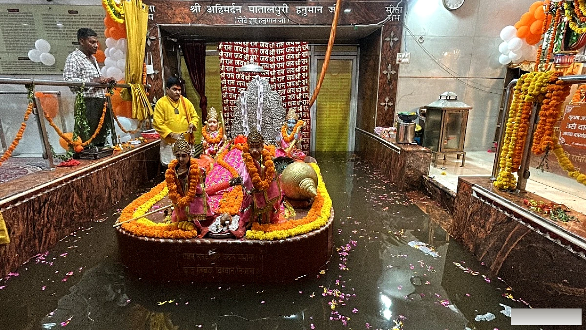 लखनऊ में गोमती के बाढ़ ने हनुमान मंदिर तक पानी पहुंचाया