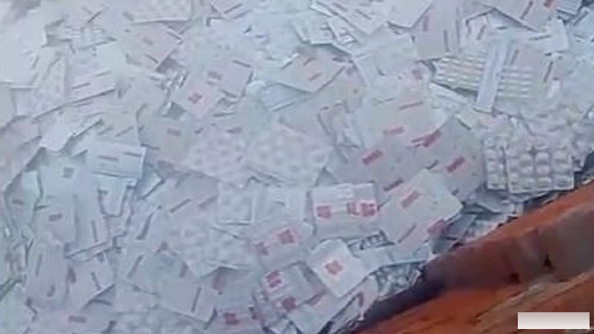 आगरा में झाड़ियों में मिली बड़ी मात्रा में एक्सपायरी दवाओं का भंडार, धनौली कनेक्शन पर सवाल