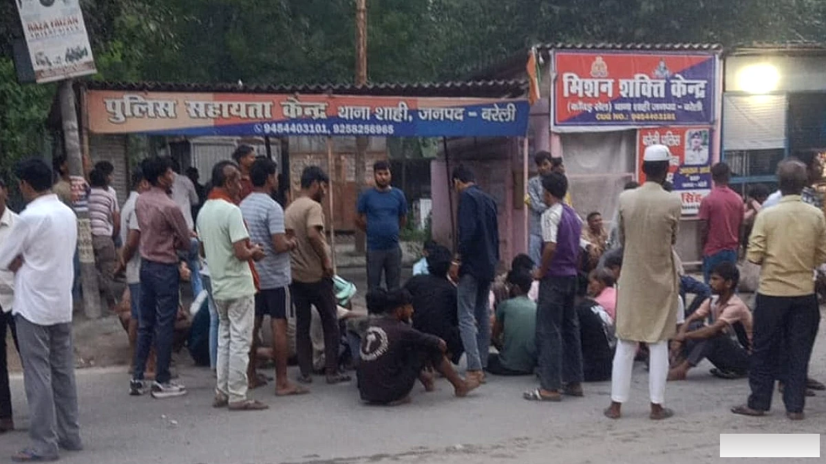 अमौर मेला में दरोगा और मेला अध्यक्ष के बीच टकराव, लोगों ने थाने का घेराव किया