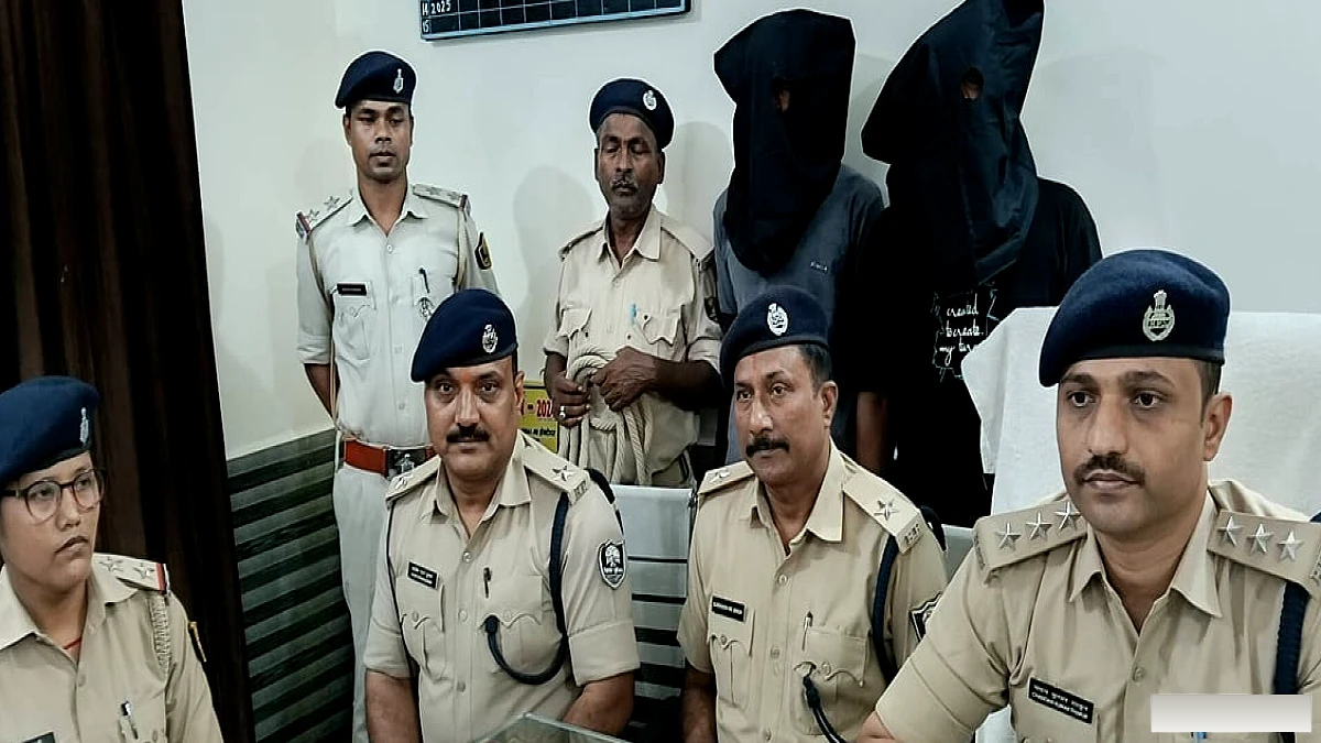 10.83 लाख ऐंठने के बाद महिला सिपाही के पति को फंसाने की साजिश, खगड़िया में दो भाई गिरफ्तार