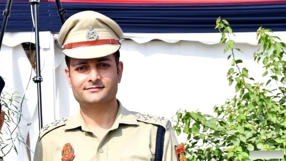 AI‑से निर्मित फर्जी पोस्टर में ADCP विवेक भगत को दिखाया गया, एक आरोपी को पुलिस ने हिरासत में लिया