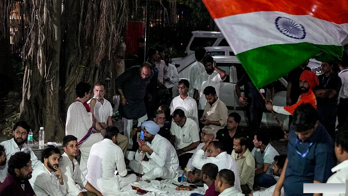 EC ने कहा, विपक्षी सांसदों ने SIR पर मुलाकात की कोई अपील नहीं की; प्रदर्शन के बीच आयोग ने प्रोटोकॉल बताया