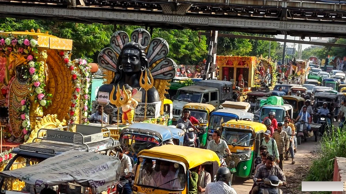 राम बरात का विचलन विफल: एमजी रोड से रावली तक रेंगते वाहन, सिकंदरा में भीड़भाड़