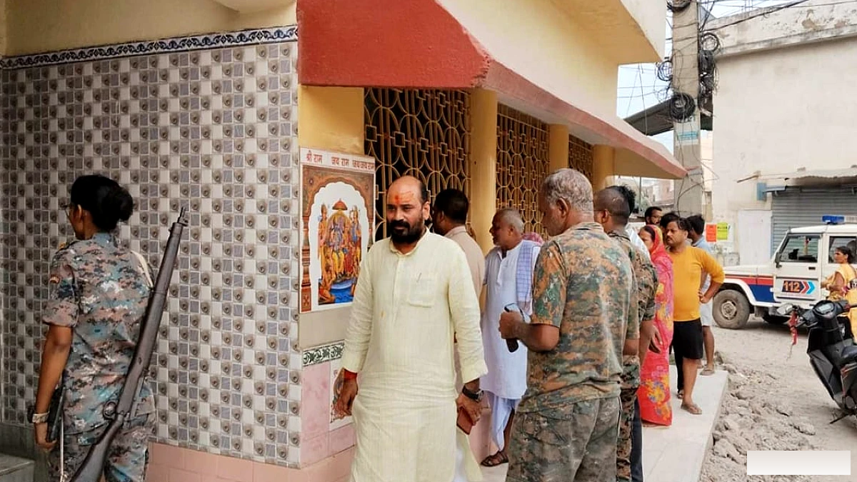 मंदिर का दरवाजा तोड़ा, अंदर मिला पुजारी का शव; फॉरेंसिक टीम जांच करेगी