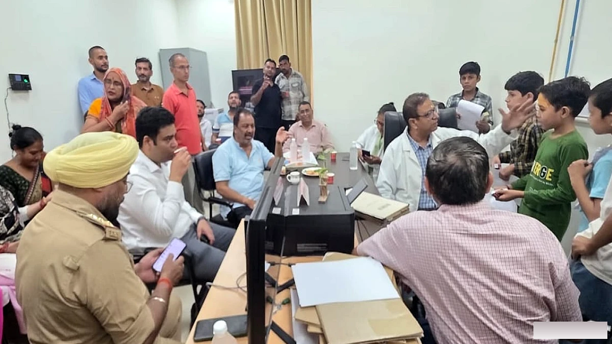 पूर्व सांसद और गार्ड के बीच मेडिकल कॉलेज में नोकझोंक, प्राचार्य ने कार्रवाई की