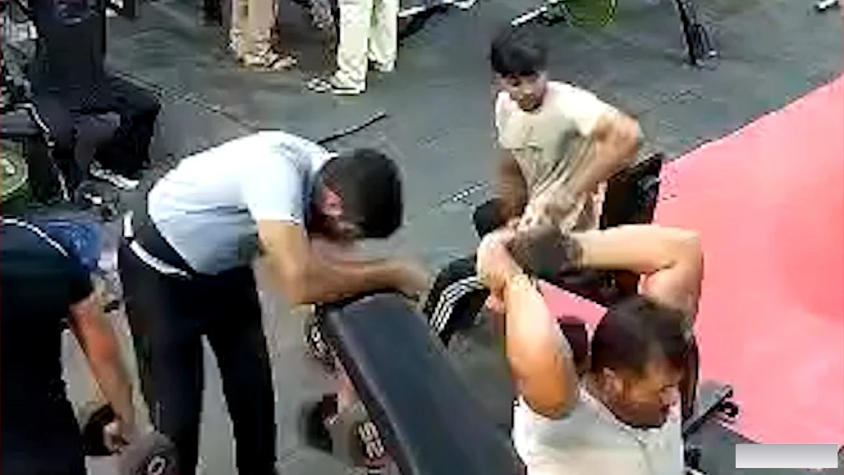 जिम में झड़प के बाद सीसीटीवी पर दर्ज हुई मारपीट, पुलिस ने शुरू की जांच