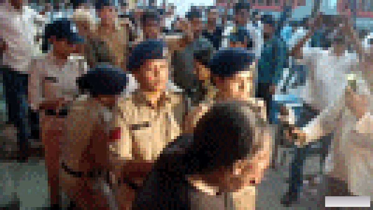 इटारसी में 'कॉकरोच पार्टी' के 15 सदस्य हिरासत में; पुलिस ने दिल्ली जाने वाली ट्रेन के जनरल कोच पर पहुंची