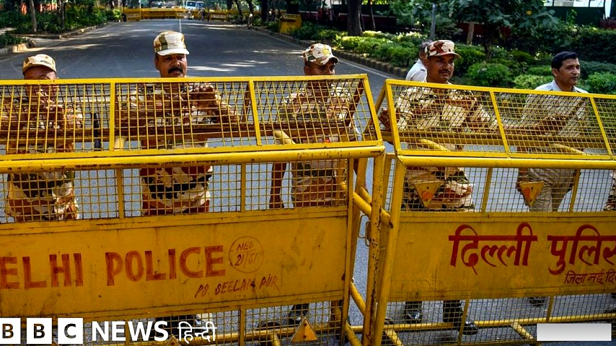 मंतर आ रहे समर्थकों को हिरासत में लिया गया